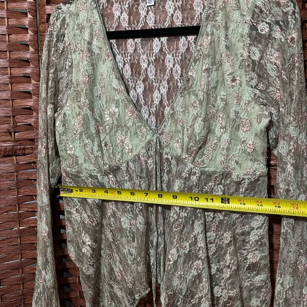 madden girl Sage Green Lace Tie-Front Women's Floral Sheer Long Sleeve Blouse - Picture 2 of 5